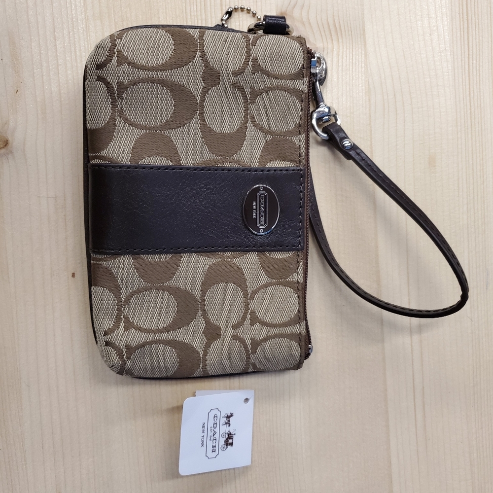 Coach wristlet NWT